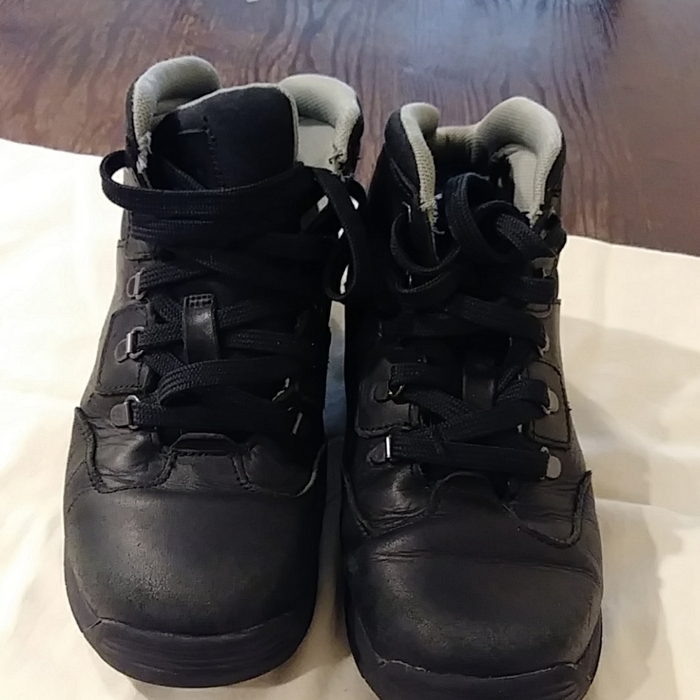 Boys Timberland boots Size 2.5